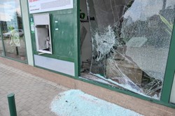 Nocna eksplozja we Wrocławiu. Policja nie ujawnia kwoty skradzionej z bankomatu