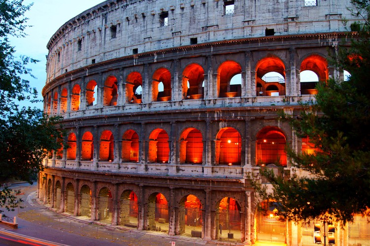 6. Koloseum w Rzymie jest odwiedzane przez ponad 6,9 mln osób.