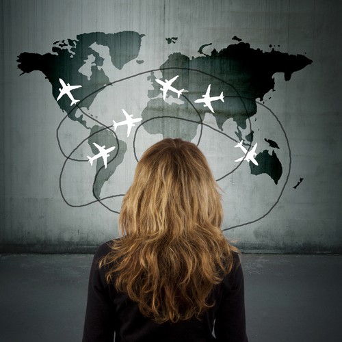 73,3 tys. Amerykanów pracuje dziś jako pośrednicy turystyczni. Ich średnie roczne wynagrodzenie wynosi 34,6 tys. dol. Jednak ze względu na coraz bardziej powszechne wykorzystywanie internetowych wyszukiwarek i porównywarek ofert turystycznych oraz stron umożliwiających rezerwacje noclegów w hotelach, praca agentów biur podróży staje się coraz mniej potrzebna. Według prognoz BSL, do 2022 roku liczba osób zajmujących się tą profesją zmniejszy się o 12 proc.