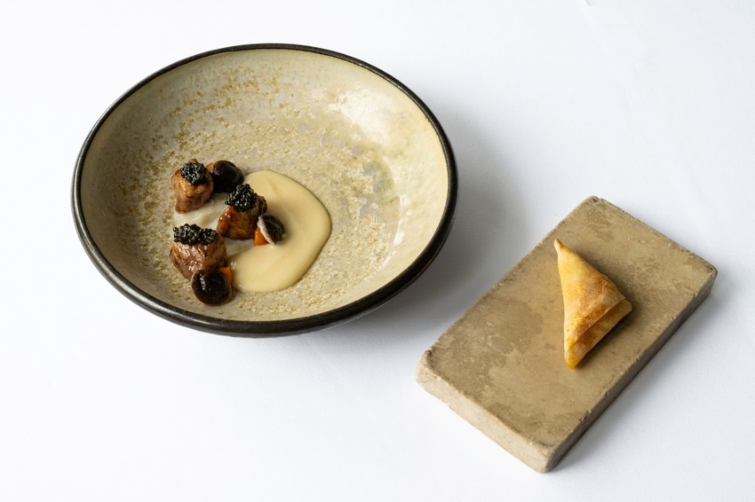 Filip govori koncentrisano i sa željom da hrana bude u prvom planu jer, kako kaže, ima dosta toga u načinu na koji se hrana priprema