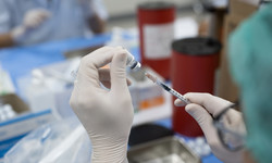Komisja Europejska zatwierdziła zmodyfikowane szczepionki na koronawirusa