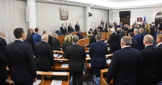 Senat przyjął bez poprawek tzw. ustawę dezubekizacyjną