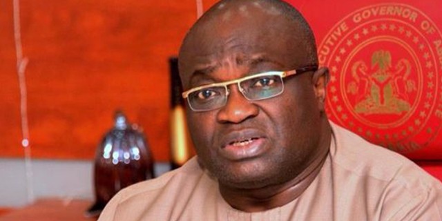 Abia Governor Ikpeazu swears in 10 new permanent secretaries | Pulse Nigeria