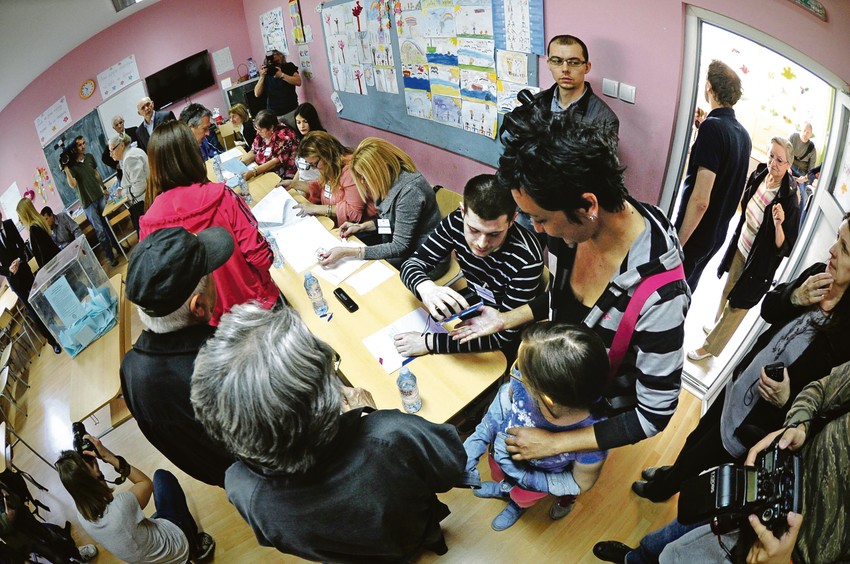 Priliku da srede spisak imale su sve dosadašnje vlasti, ali nijedna to nije želela da uradi: Detalj sa biračkog mesta