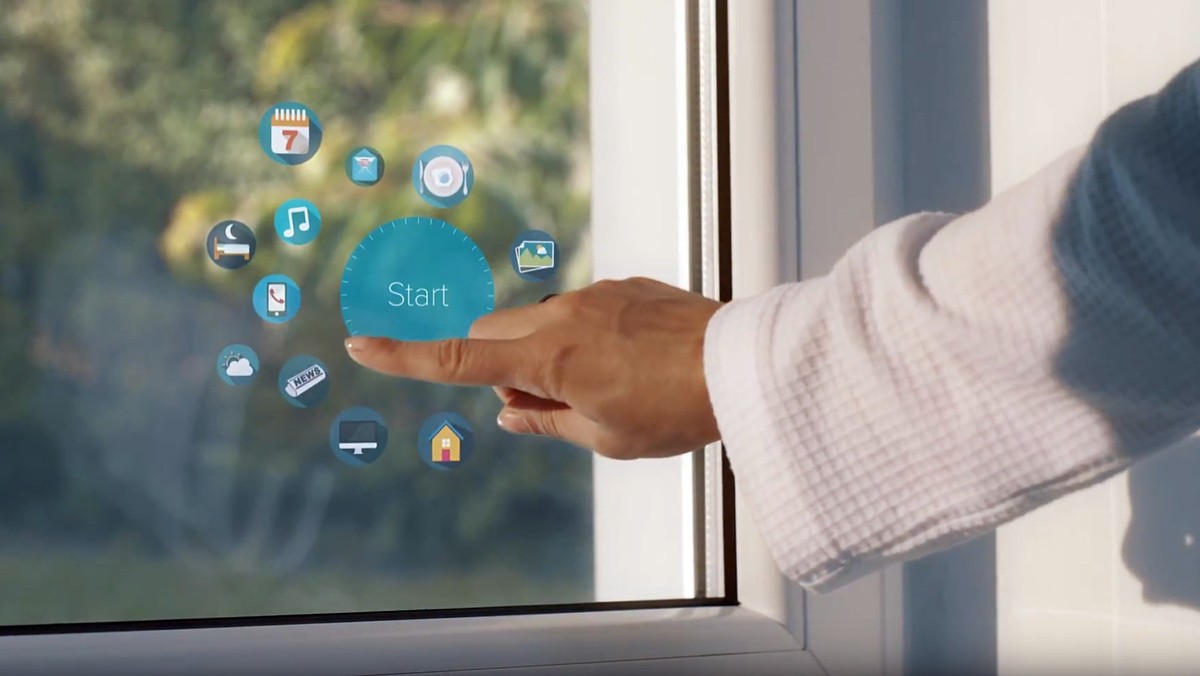 Drutex, wiodący producent okien, drzwi i rolet w Europie, wprowadził na rynek innowacyjny produkt na miarę przyszłości. Nowe interaktywne okno pozwalające na prezentację treści multimedialnych to rewolucja na światowym rynku stolarki okienno-drzwiowej. Firma stworzyła pierwsze inteligentne okno, które poza swoimi standardowymi funkcjami oferuje możliwość oglądania telewizji, korzystania z Internetu i pracy na panelu bezdotykowym. Swoim innowacyjnym rozwiązaniem Drutex wpisuje się w światowy trend rozwiązań z zakresu IoT (Internet of Things).
