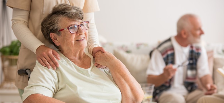 Nowe zasady dla seniorów od 1 listopada. Wystarczy mieć skończone 65 lat