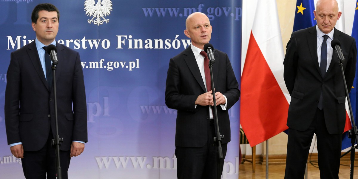 Od lewej: Leszek Skiba, minister finansów Pawel Szałamacha, Piotr Kociński podczas konferencji prasowej dotyczącej powołania spółki "Aplikacje krytyczne"