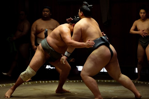 Sumo rvanje: japanski nacionalni sport i iznenađujući dnevni raspored sumo rvača