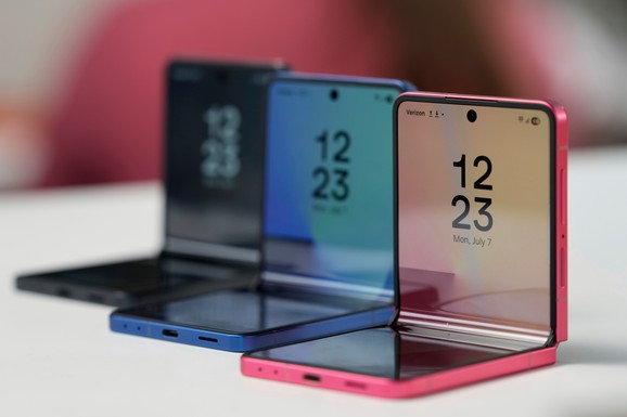 Samsungov novi sklopivi pametni telefon je na putu: Posle Flip i fold modela evo šta još stiže