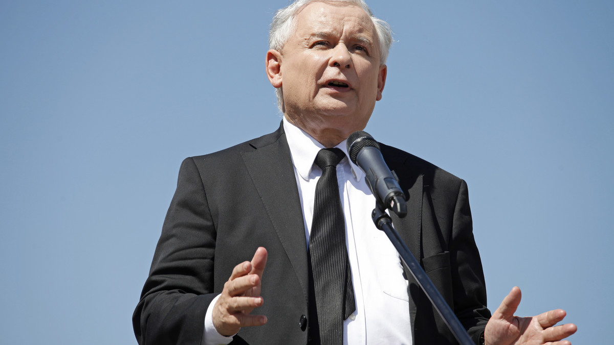 Prezes PiS Jarosław Kaczyński apelował, by w niedzielnych wyborach do Parlamentu Europejskiego nie marnować głosów na te ugrupowania, "które nie mają szans".