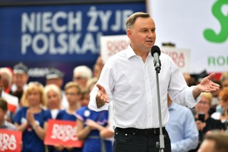 Duda odpowiada na 'ideologicznie motywowane ataki' cytatem z Jana Pawła II
