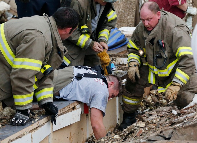 Akcja ratunkowa po przejściu tornada