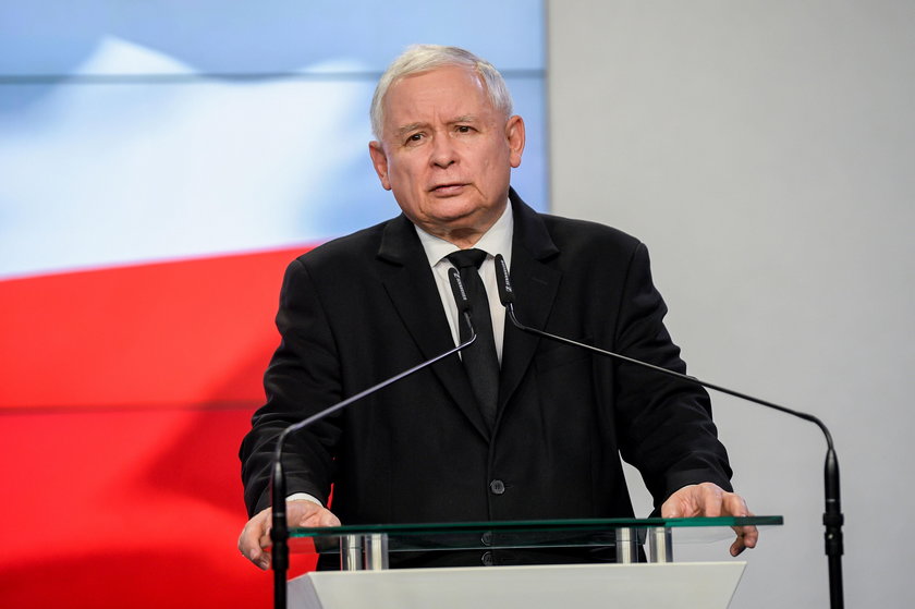 Kaczyński musi przeprosić Sikorskiego 