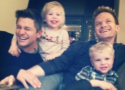 Aktor i jego mąż świętują urodziny swoich bliźniąt [FOTO]