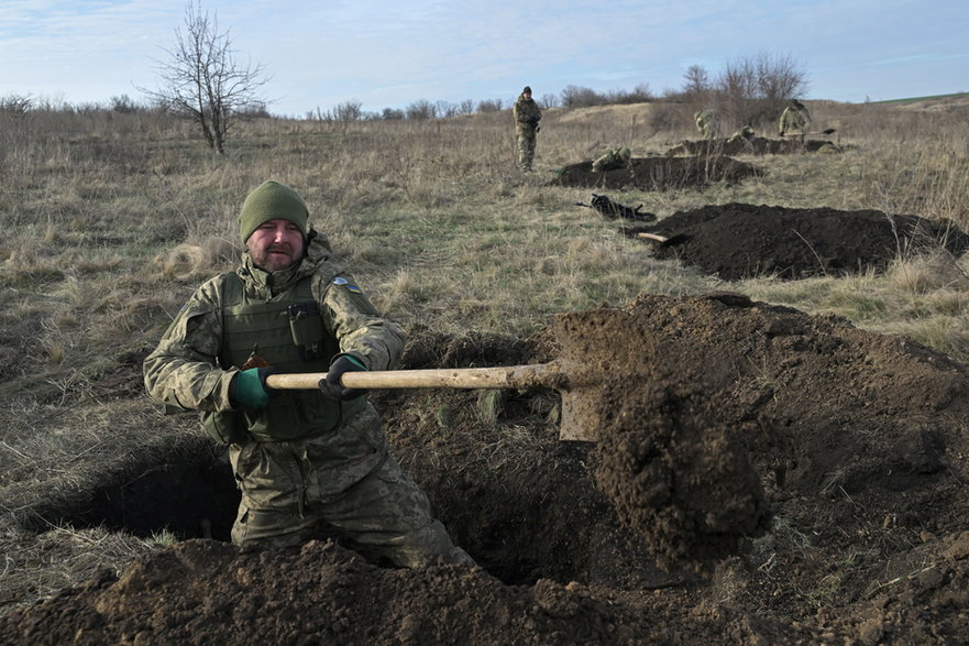 Ćwiczenia ukraińskich żołnierzy na froncie w Doniecku, 6 grudnia 2023 r.