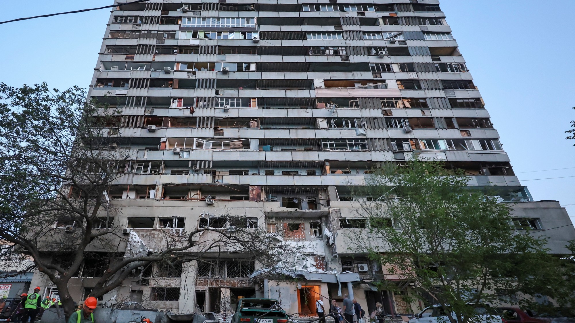 Následky útoku ruského dronu v Charkove, REUTERS/Vyacheslav Madiyevskyy