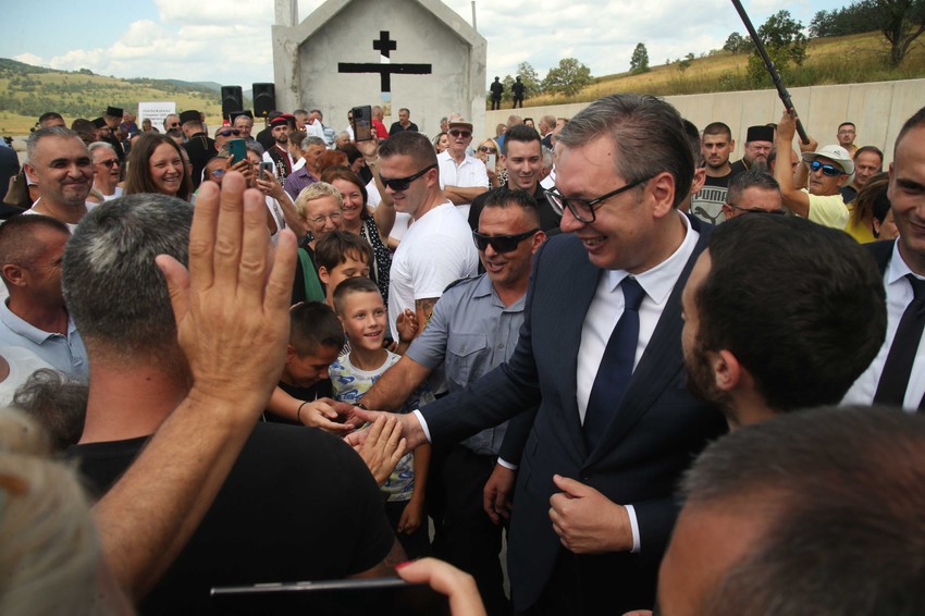 Aleksandar Vučić, Petrovačka cesta