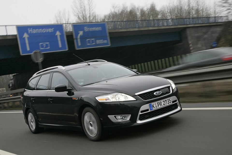 Ford Mondeo kontra Mazda 6, Volkswagen Passat i Toyota