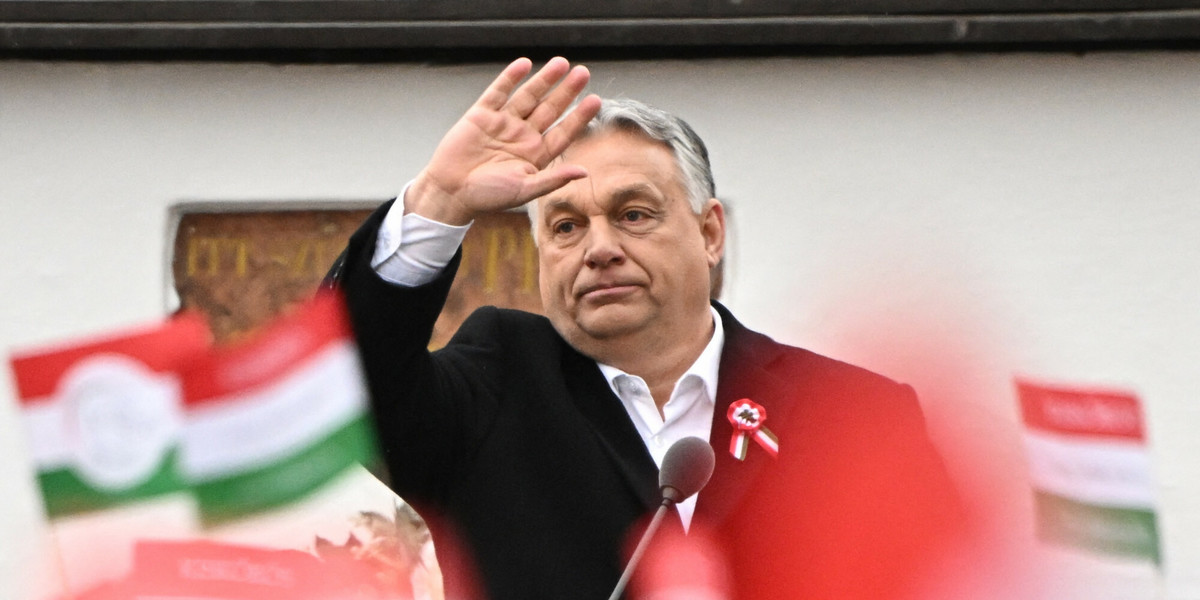 Viktor Orban walczy z inflacją w niestandardowy sposób.