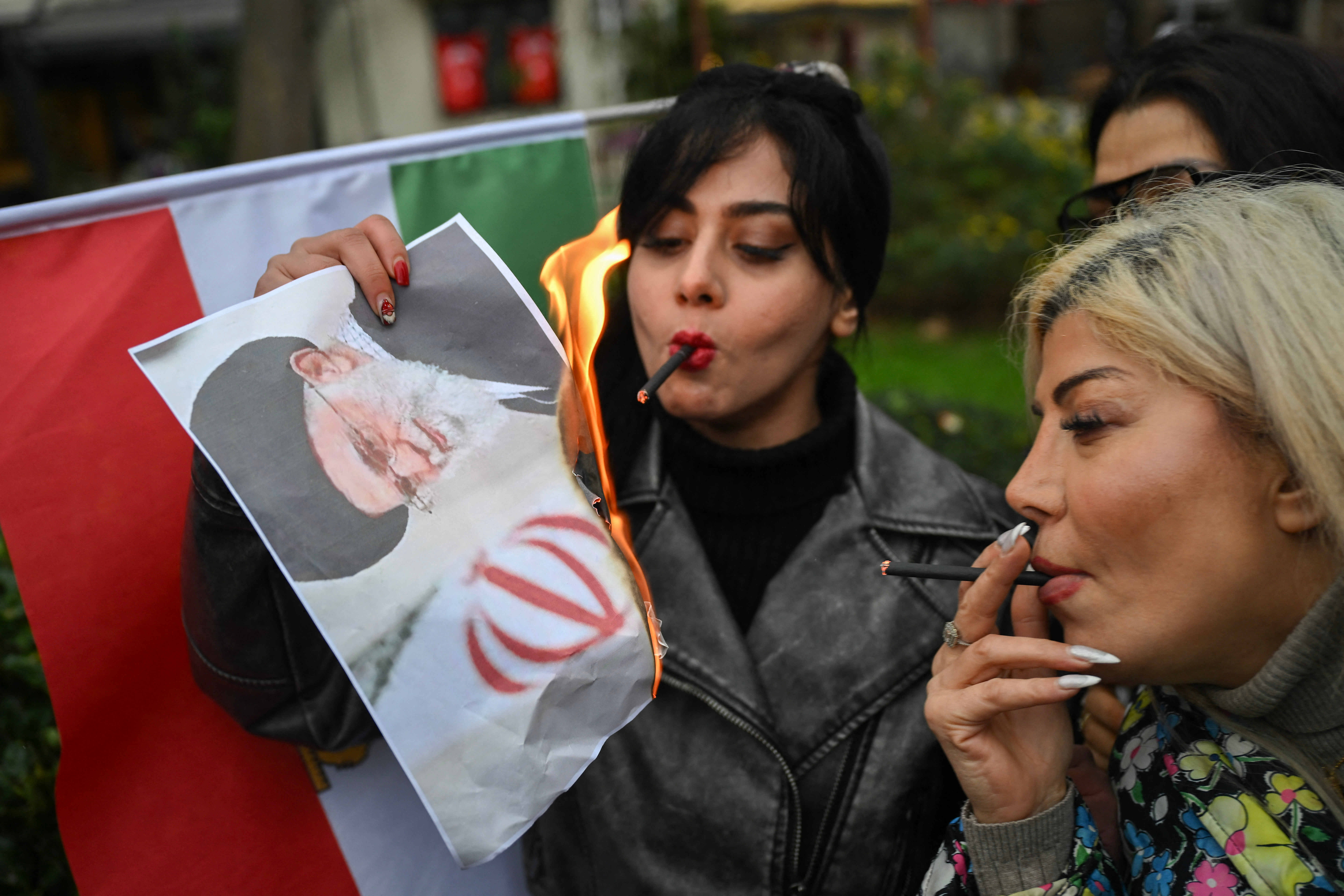 Iran-Proteste: Aktivisten melden über 2.500 Tote - Regime schießt scharf