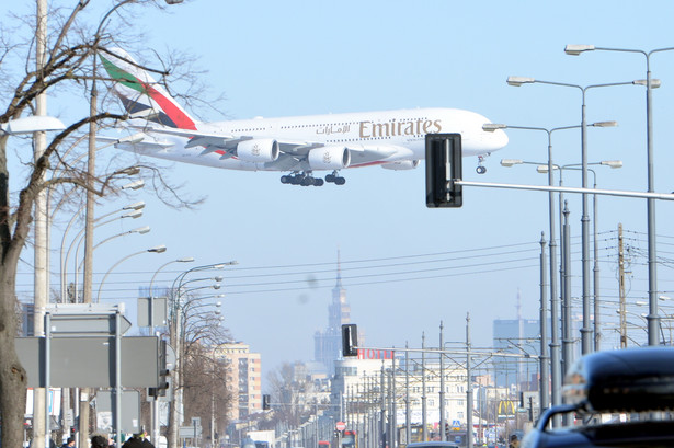 Airbus A380 linii Emirates nad Warszawą PAPJacek Turczyk