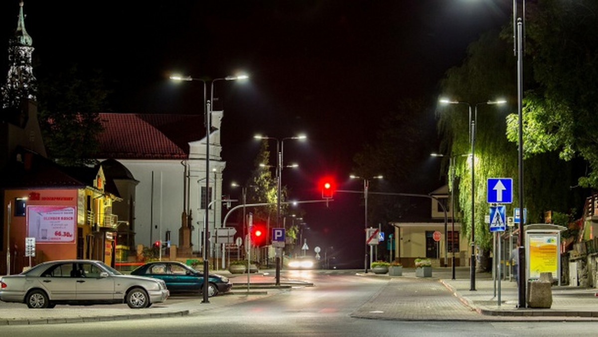 Jeszcze tylko tydzień potrwa głosowanie na najlepsze inwestycje komunalne Polski Wschodniej. W gronie 20 propozycji są trzy z województwa świętokrzyskiego. Internauci mogą głosować na rewitalizacje Zamku Królewskiego w Chęcinach i Wąchocka, a także modernizację systemu oświetlenia w Busku-Zdroju.