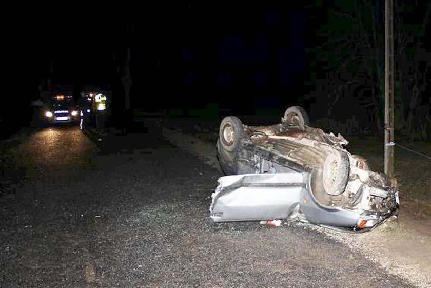 Tragedia na drodze. Młodzi ludzie walczą o życie. FOTO