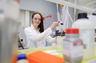 Ciecze jonowe w służbie estrów [EUREKA! DGP]