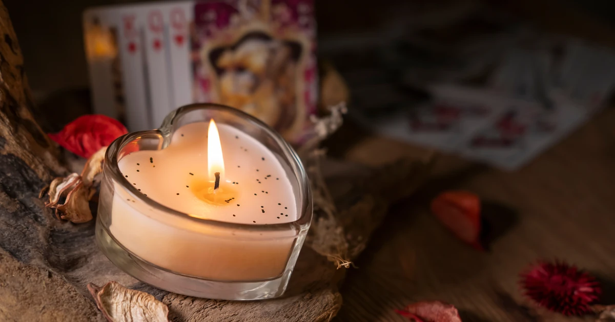 Wróżby miłosne: pantofelek, jabłko, papier z imieniem - klasyka, którą warto znać