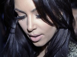 Kim Kardashian stara się nie uśmiechać, bo to powoduje zmarszczki