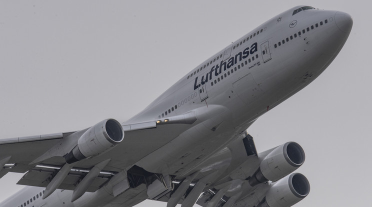 A Lufthansa pilótája hibátlanul teljesítette az irányítóközpont kérését / Fotó: Northfoto