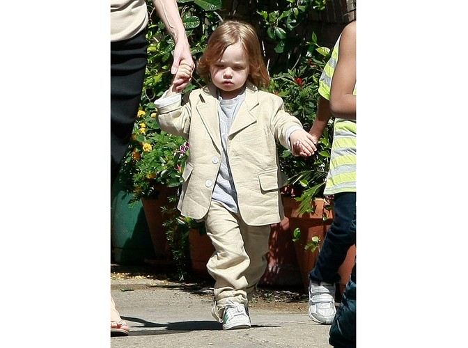 Trzyletni biologiczny syn Brangeliny Knox Léon