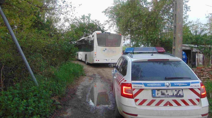 Autós üldözéssel ért véget az út az egyik mellékutcában /Fotó: Police.hu