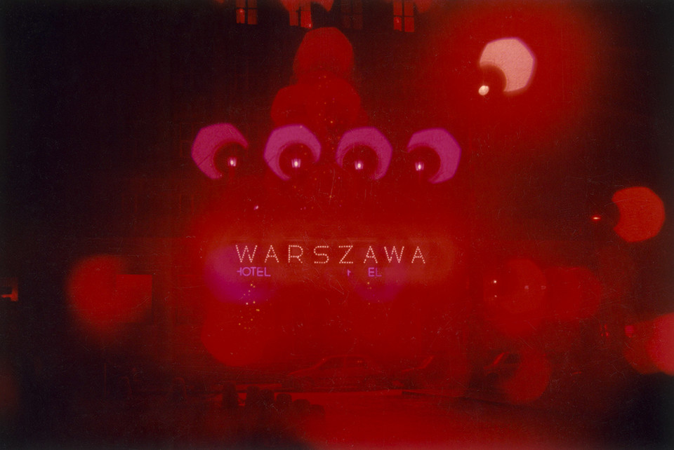 Edward Grochowicz - Hotel Warszawa w dawnym budynku Towarzystwa Ubezpieczeń Prudential (z serii "Noworoczne iluminacje", 1993-1996) 