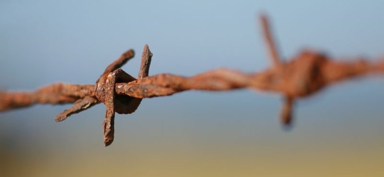 Zaszyli sobie usta, wołając o pomoc