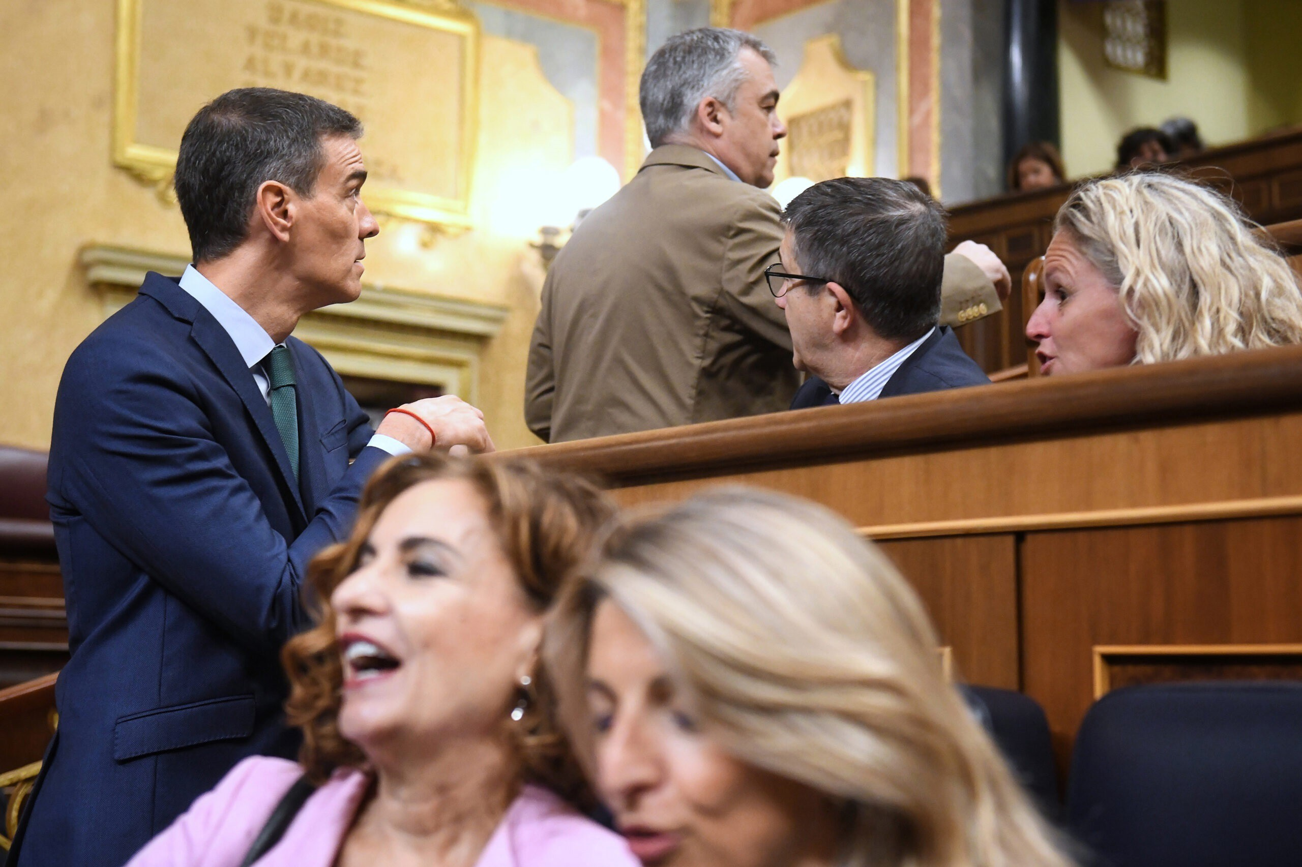 Premian «El no saludo»: La foto de Sánchez y Cerdán tras el caso UCO
