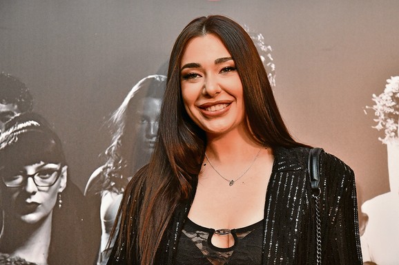 SANJA VUČIĆ OTKRILA DETALJ O SVOM DEČKU UŽIVO U EMISIJI Voditelj ostao šokiran: "Ovaj odgovor nisam očekivao"