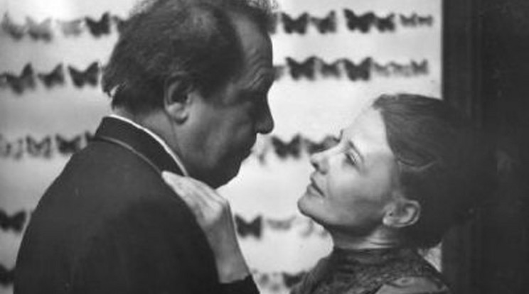 Az 1975-ös Déryné, hol van? című filmben Törőcsik Mari partnere Kállai Ferenc volt. Törőcsik alakításáért elnyerte Cannes-ban a legjobb női főszereplőnek járó elismerést