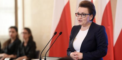 Minister przyznaje: będą zwolnienia nauczycieli!