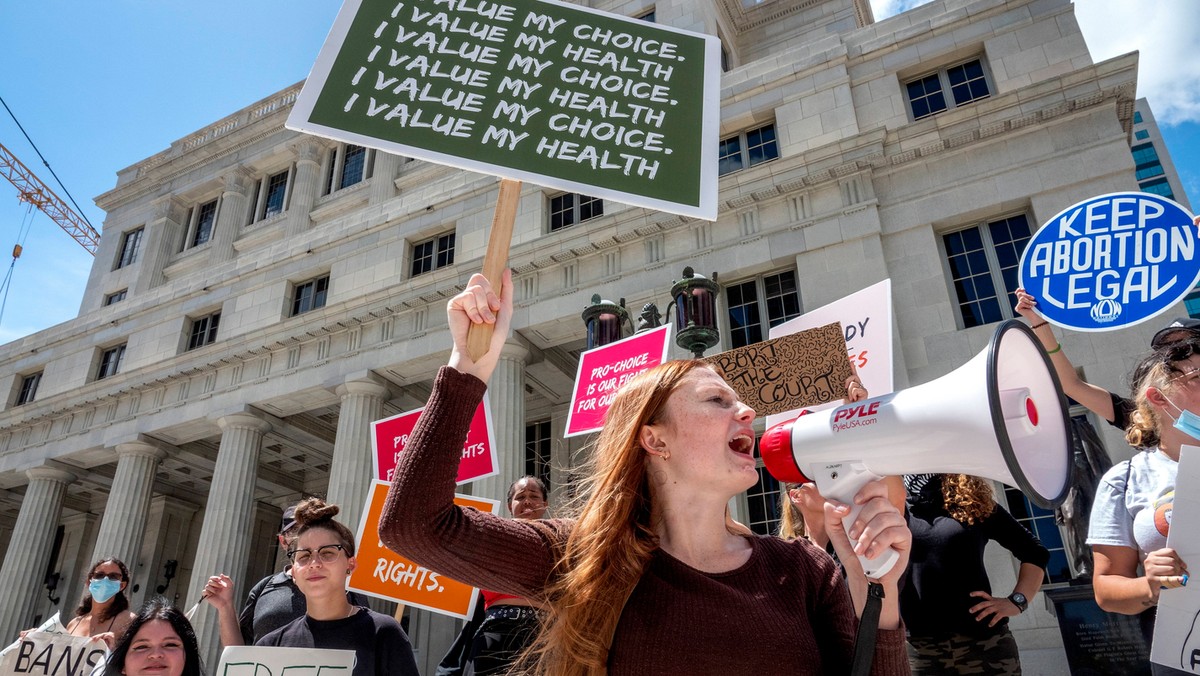 Protest przeciwko zaostrzaniu prawa aborcyjnego w Miami