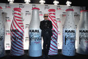 Karl Lagerfeld promuje nową butelkę Coca Coli Light