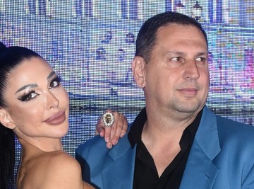 "U ELITI IMAJU DVA TOALETA na njih toliko, a SVI IMAJU NEKU BAKTERIJU!" Maji Marinković je stavljen novi silikon u zadnjicu da ne bi ostala rupa od starog, a otac strahuje od zaraze
