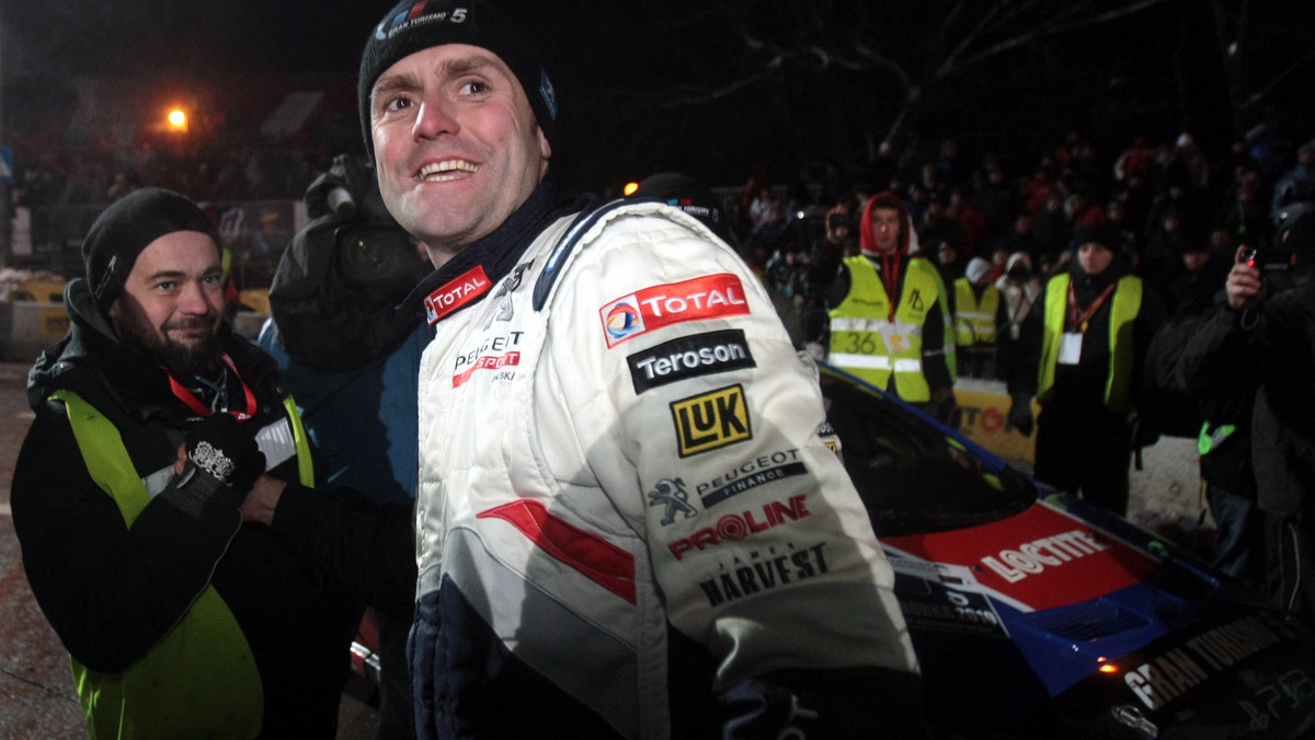 Tomasz Kuchar i Daniel Dymurski w Peugeot 307 WRC wygrali prestiżowy Rajd Barbórka - Ogólnopolskie Kryterium Asów w Warszawie. Tomek przeszedł tym samym do historii - jako pierwszy kierowca triumfował w tych zawodach aż pięciokrotnie.
