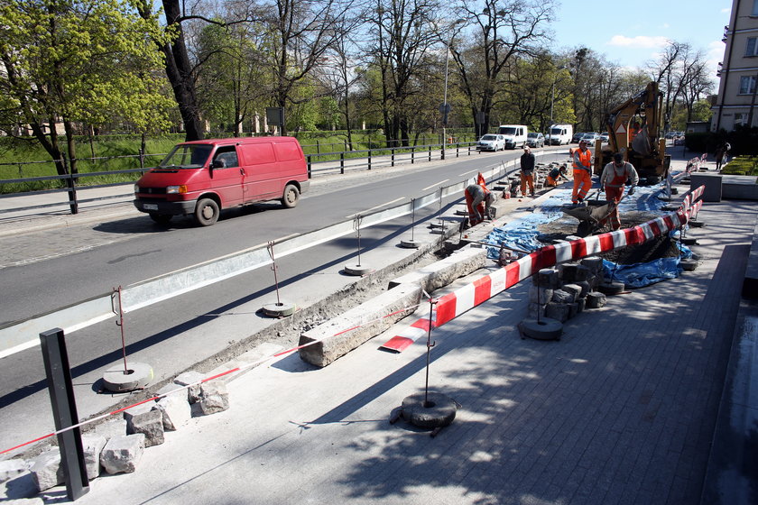 Roboty drogowe na Podwalu we Wrocławiu