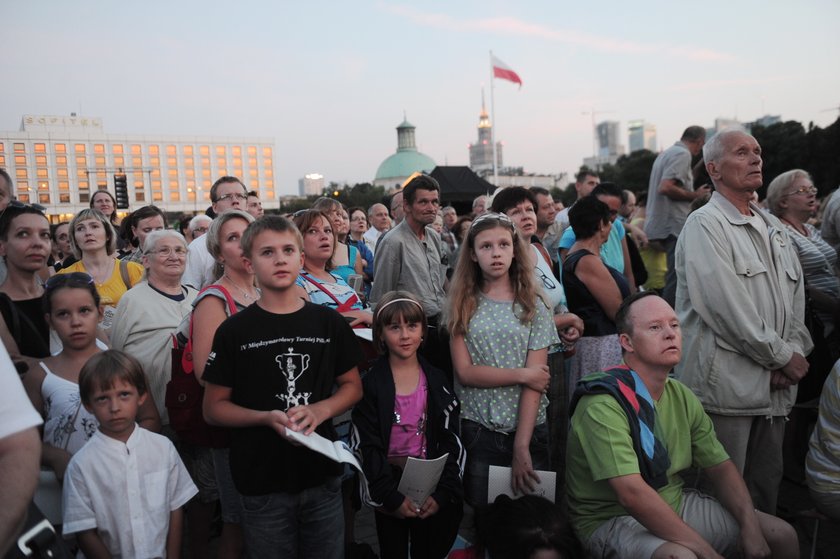 Wspólne śpiewanie na pl. Piłsudskiego