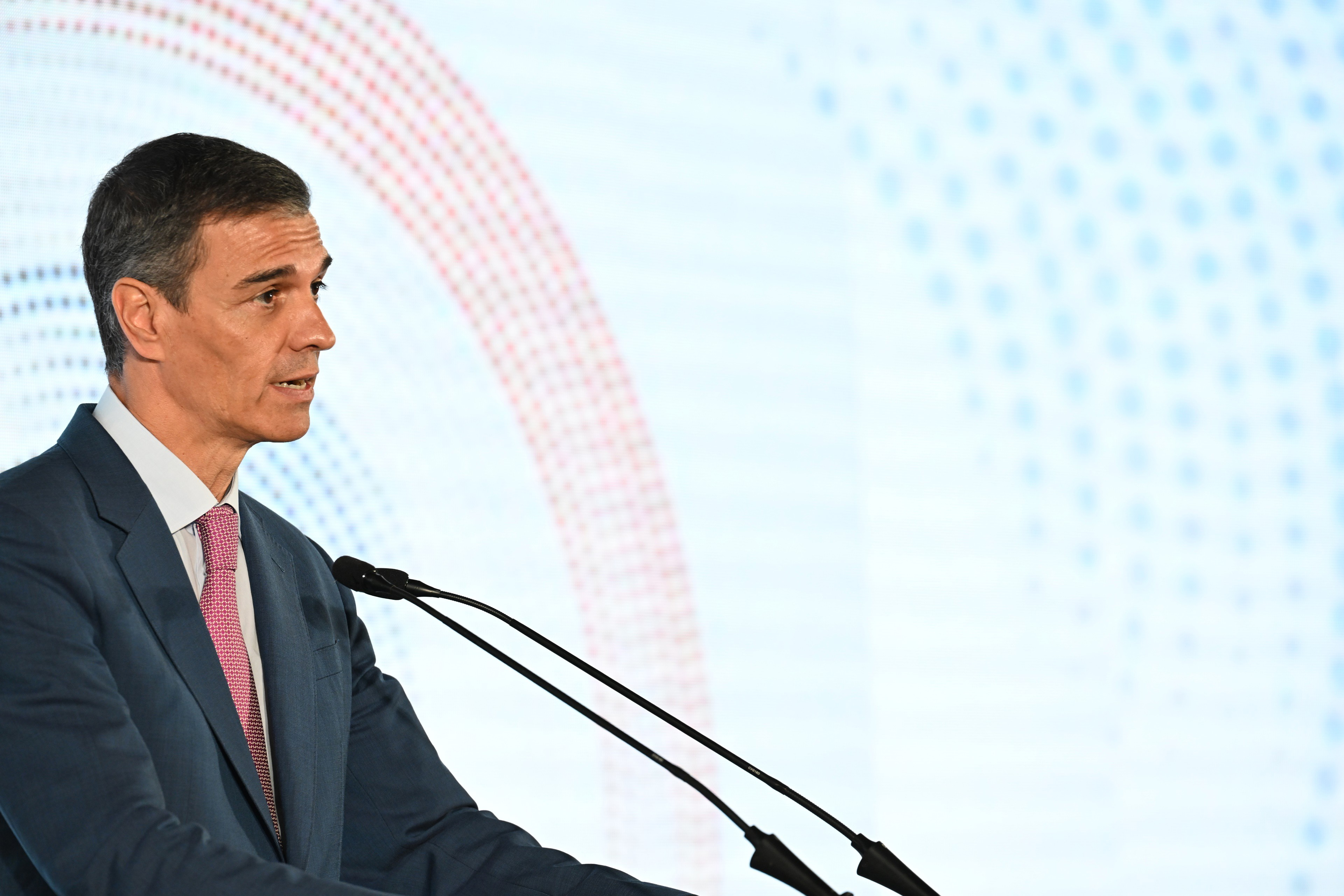 Sánchez celebra reconocimiento francés a Palestina