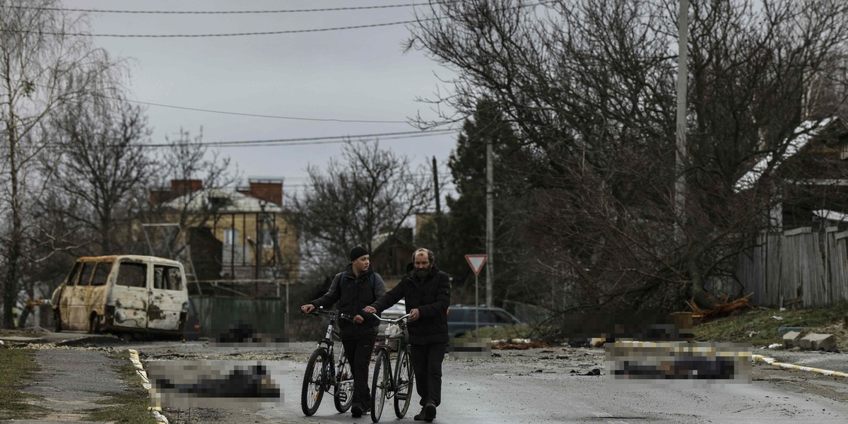 Wojna na Ukrainie. Przerażające obrazy z Buczy niedaleko Kijowa. 