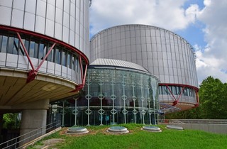 Polski sędzia trybunału w Strasburgu znów poszukiwany