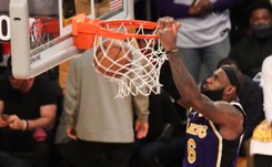 NBA. Trzynaste zwycięstwo Lakers, 30 punktów Jamesa
