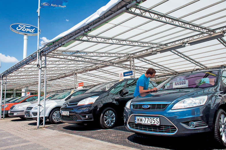 Kupujemy auto używane – jak nie dać się nabrać